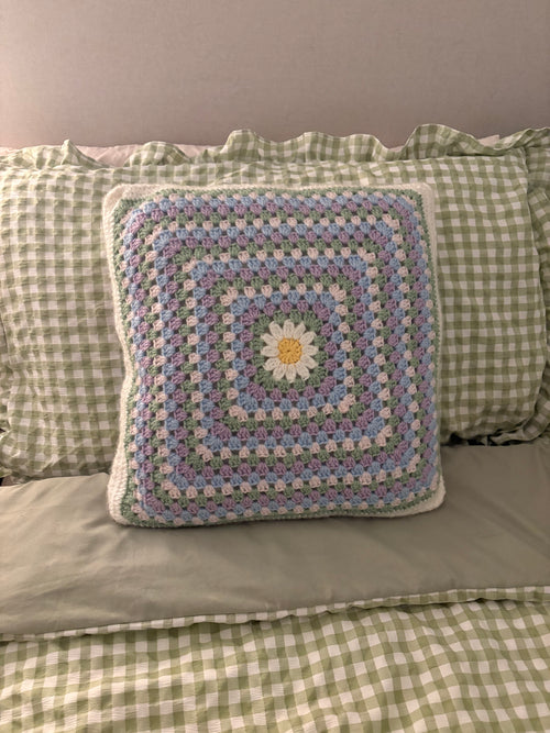 Daisy cushion cover
